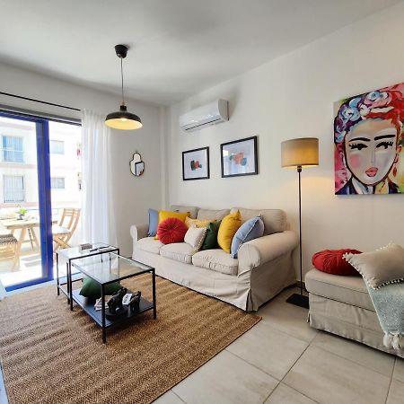 Frida's Cozy Two Bedroom Apt Larnaca Zewnętrze zdjęcie